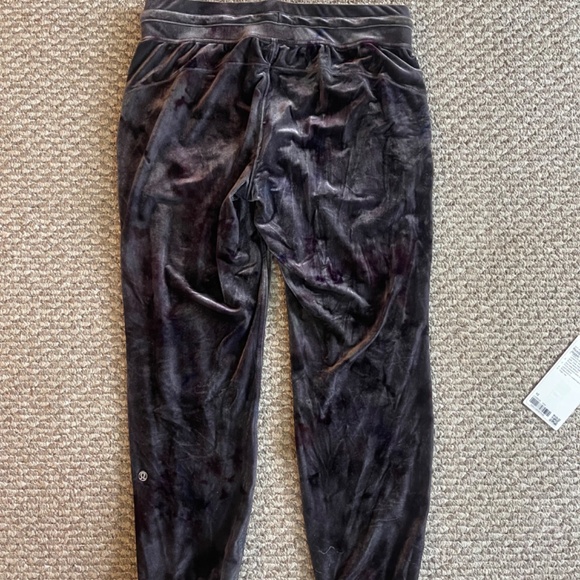 Lululemon HR Jogger velour. Like new. Size 10 - Picture 3 of 10